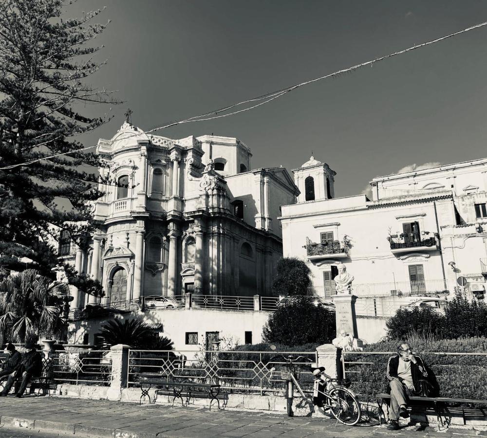 Casa Rurale Noto Antica Apartamento Exterior foto